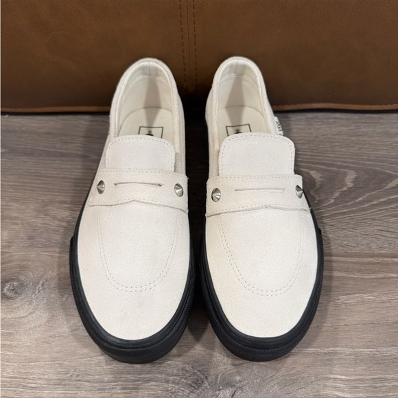 VANS Style 53 White Suede Spiked Slip On Loafers Size 9 - Picture 3 of 12
